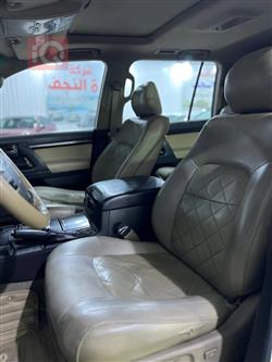 تۆیۆتا لاند کروزەر